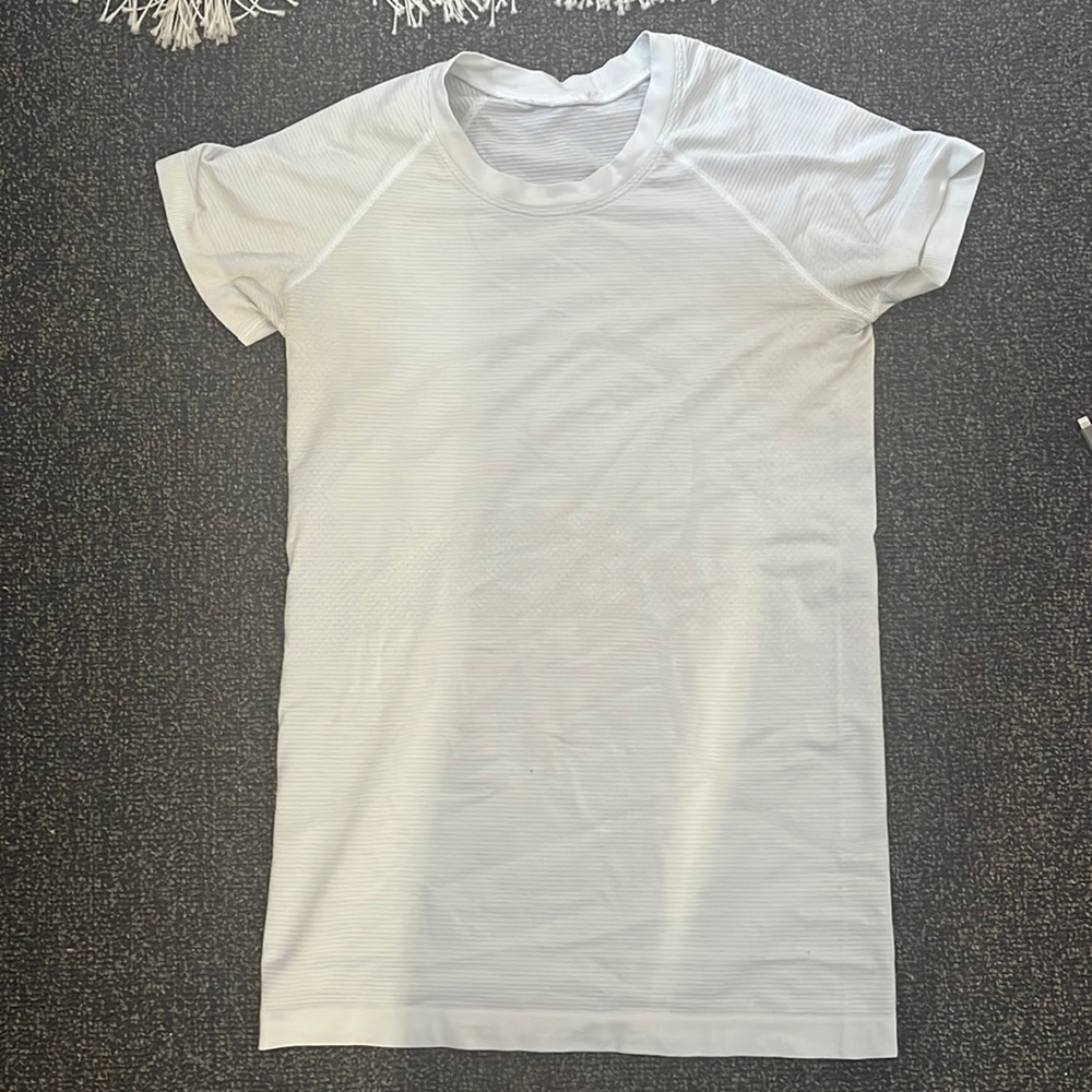 Lululemon Swiftly tech shirt